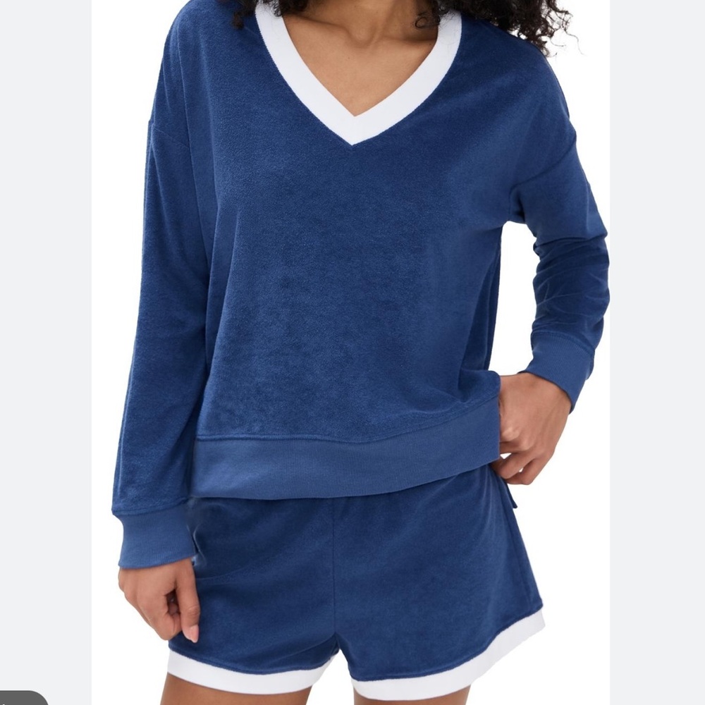NWOT  Z Supply Navy Blue V-Neck Sweater Set with White Trim. Sz L